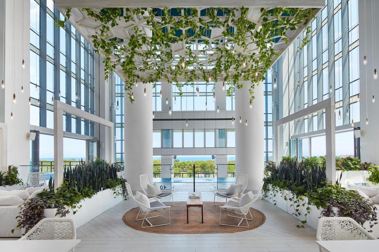 Aparthotel Sentral Michigan Avenue Chicago Exterior foto The lobby of the hotel